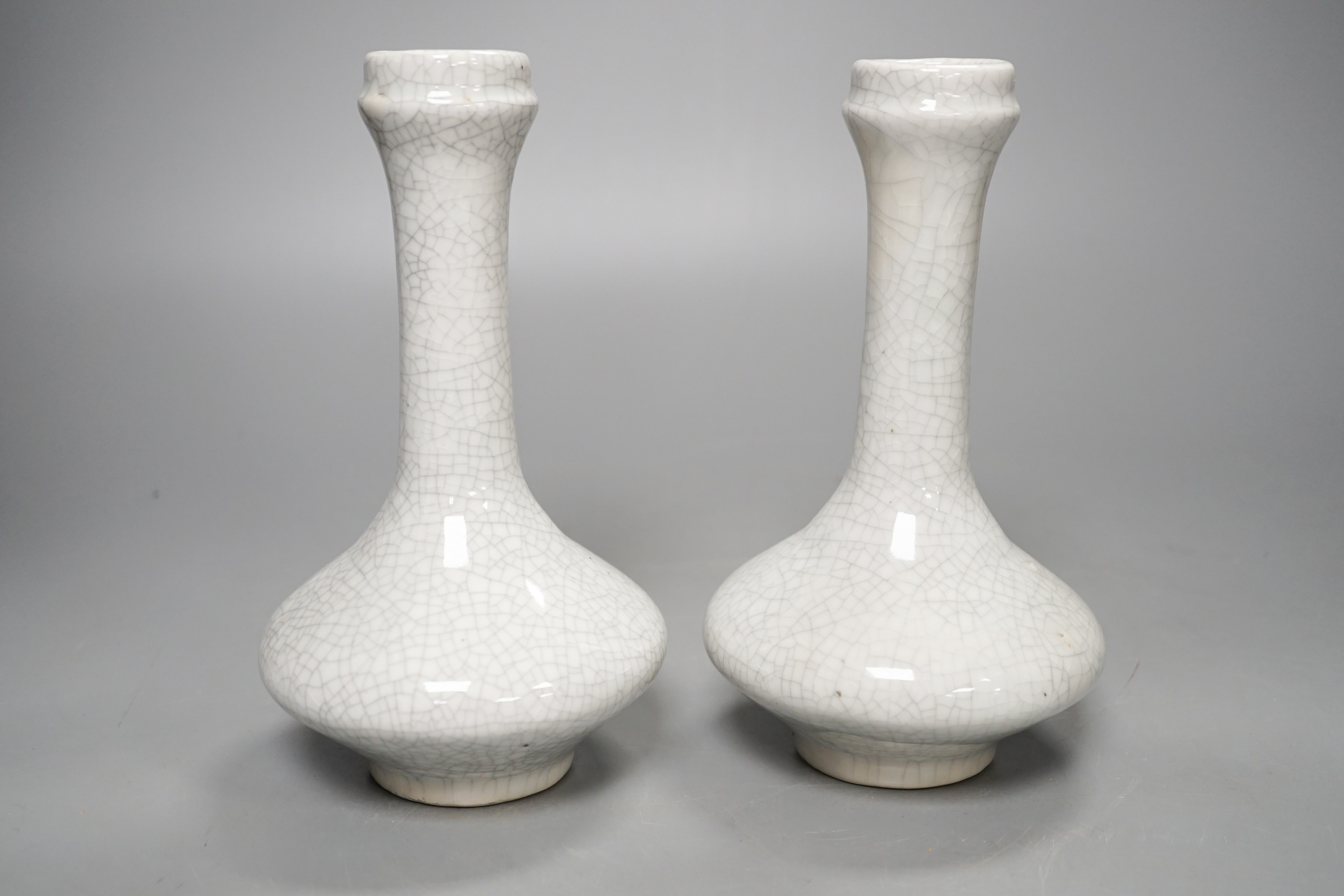 A Chinese enamelled porcelain 'dragon' jar and two crackleglaze bottle vases, tallest 19cm